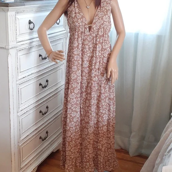 fitted lace wedding dress Day Trip Daisy Print Maxi – Finding July